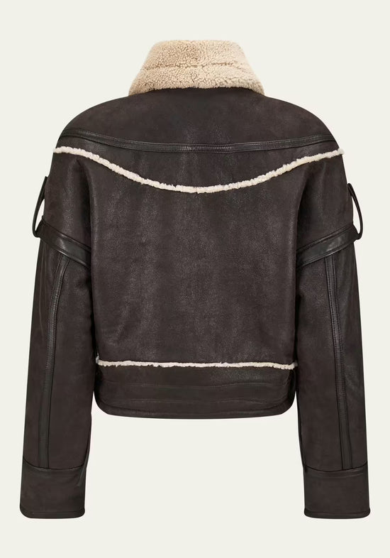 Curly Lammfelljacke - Voluminöse Eleganz inspiriert vom modernen Country Look