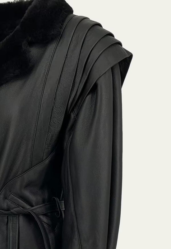 Shearling Lammfelljacke - Edler Contemporary Stil mit figurbetonter Form