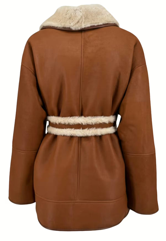 Shearling Lammfelljacke - Weiche Konturen, Starke Präsenz