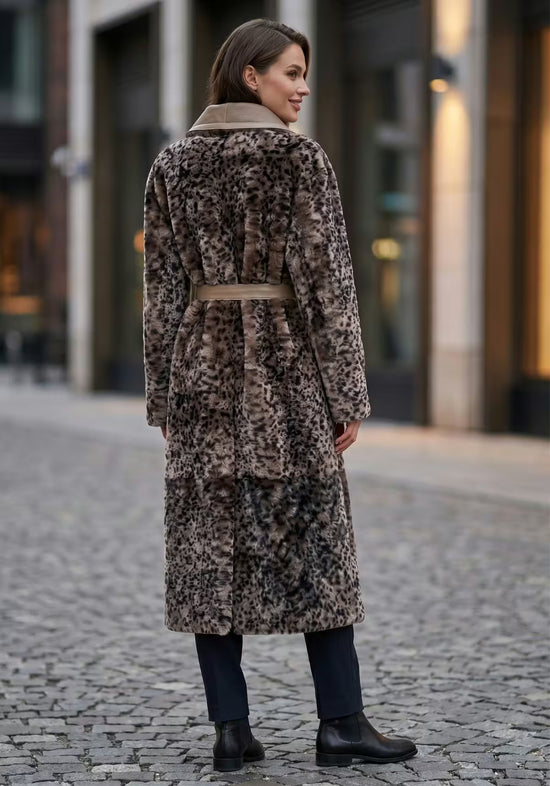 Luxuriöser Shearling-Wendemantel mit Leoparden-Dessin – Taupe & Sandton– Modell 1987