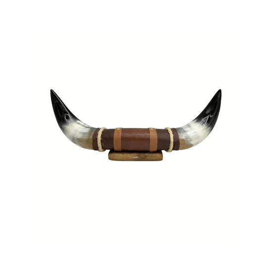 Bullenhorn Wandobjekt Modell 9 – Naturhorn Einzelstück mit Leder-Holzhalterung