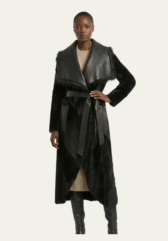 Exklusiver Shearling Wendemantel Schwarz – Abnehmbarer Curly-Fellkragen